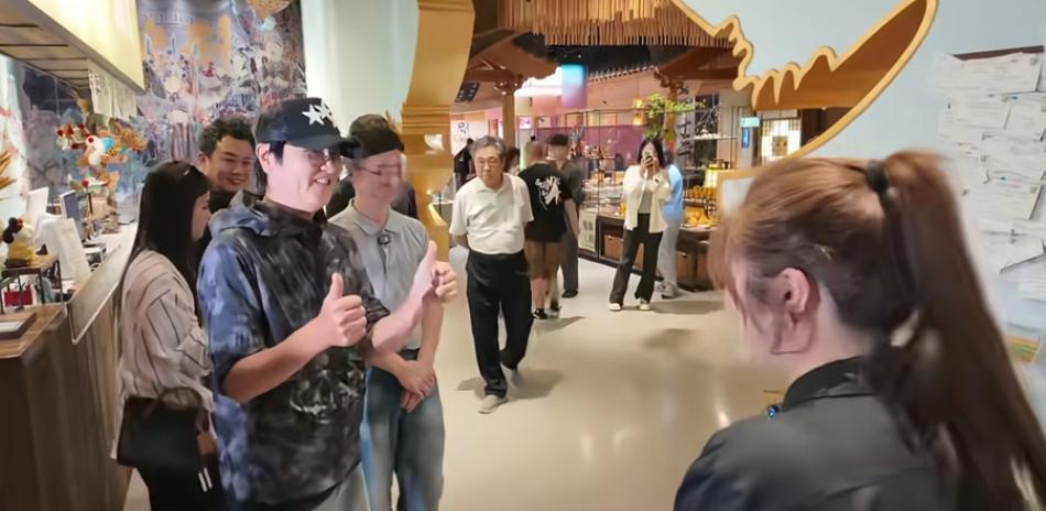 著名歌手孙楠居然是台湾tvbs前主持人翟翾的“粉丝”？台湾知名媒体人翟翾最近在