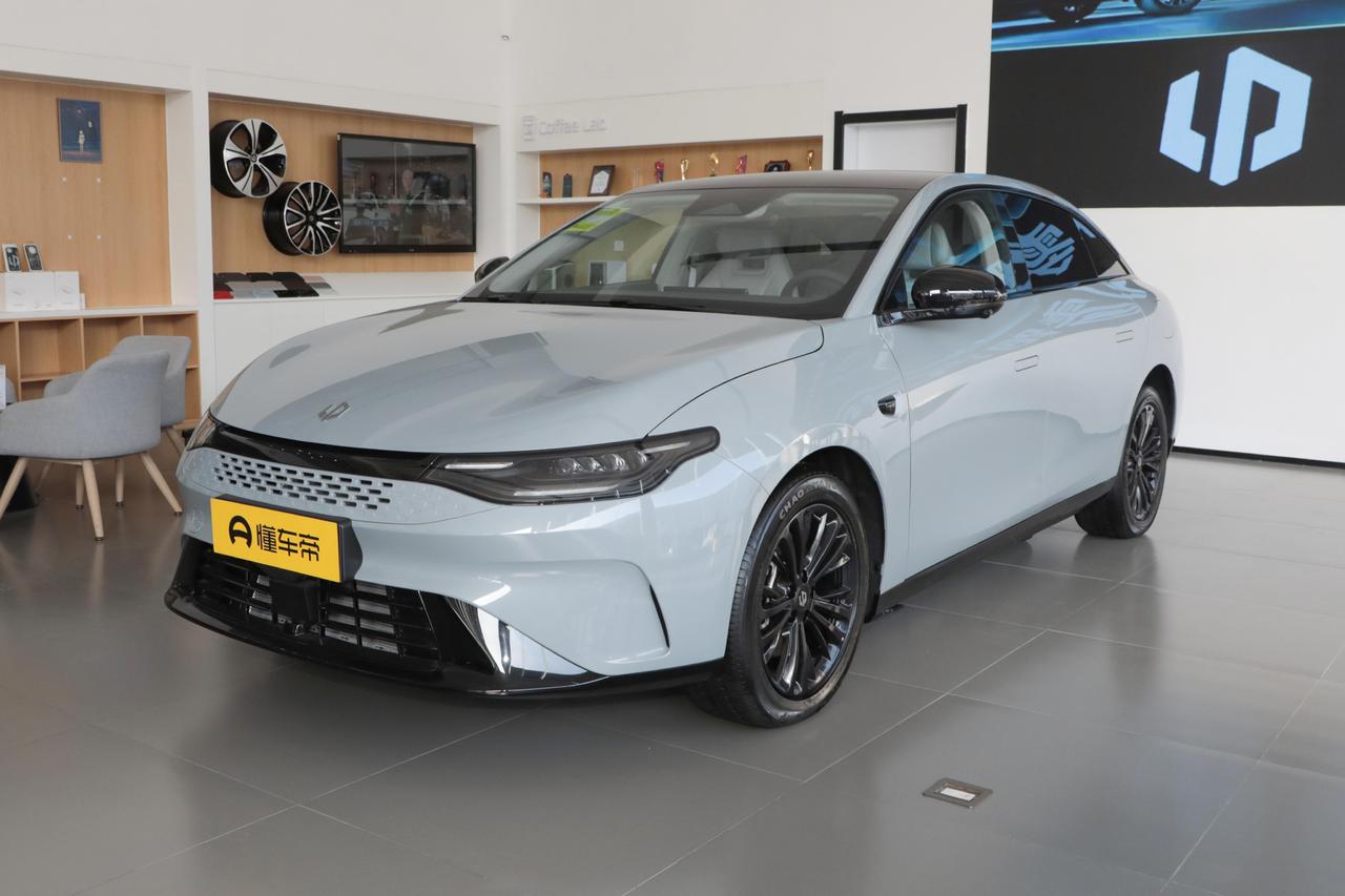 盛夏全家出游、周末露营，一台舒服、能装、省钱的家用车太重要。预算10万左右，