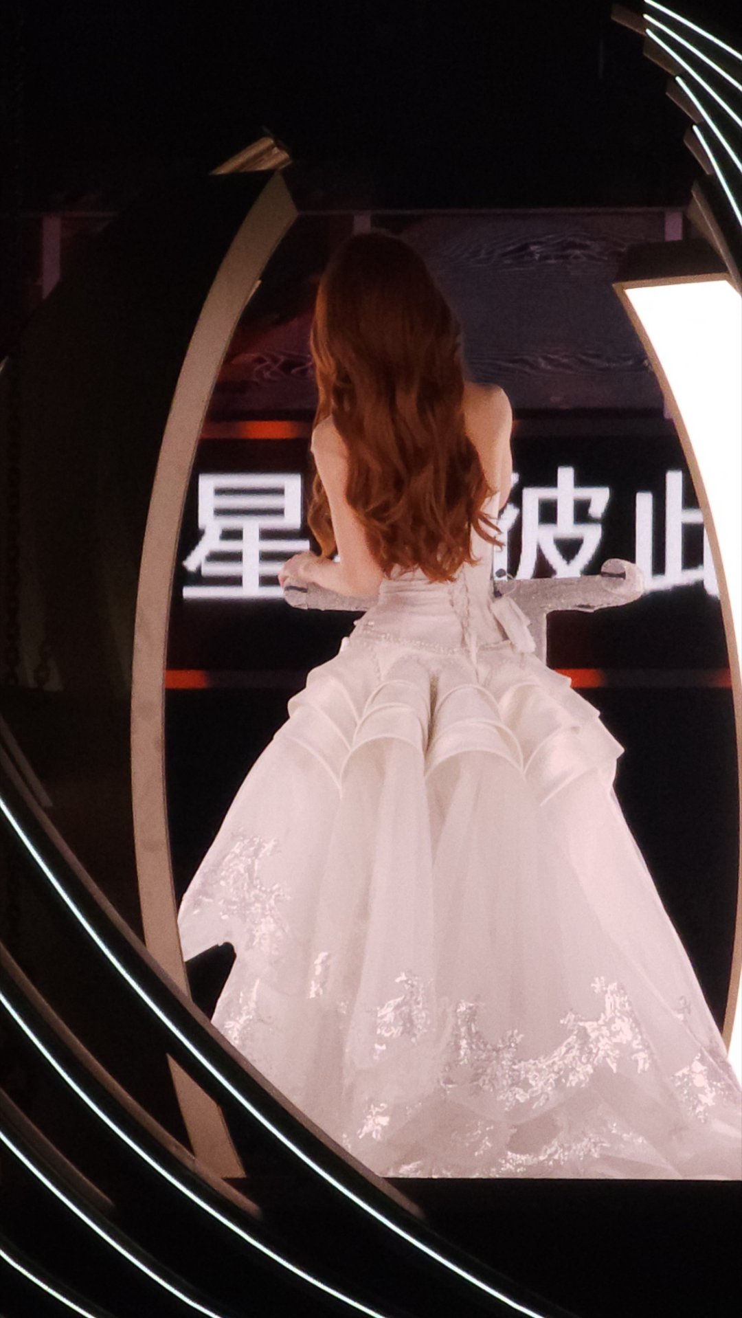 赵露思卧槽，你们知道这套有多美吗？​​​