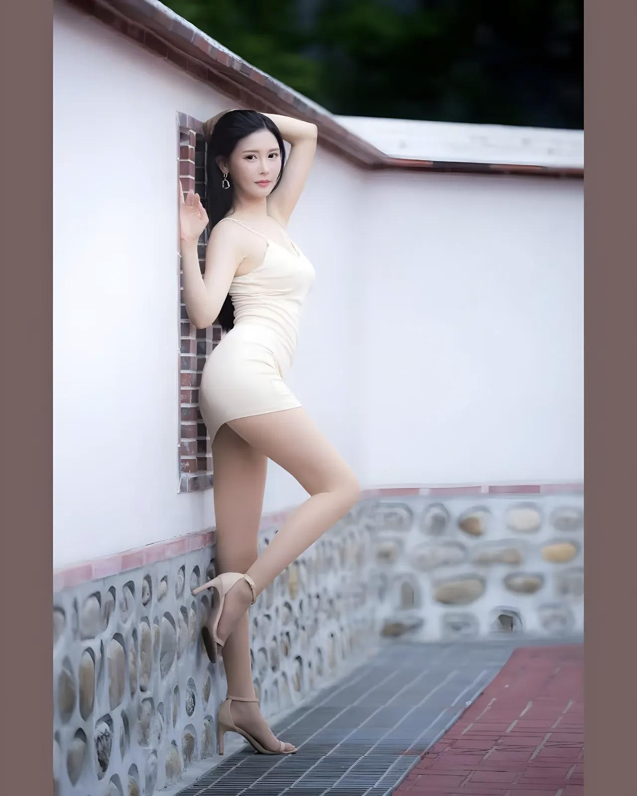 人生无非尽力做事，尽心做人，得之坦然，失之淡然，争其必然，顺其自然。不念过