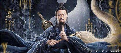浙江老板娘要IPO了，这故事比代码励志多了。张雪当年在杭州租柜台卖电脑配件，2025年她那家公司营收