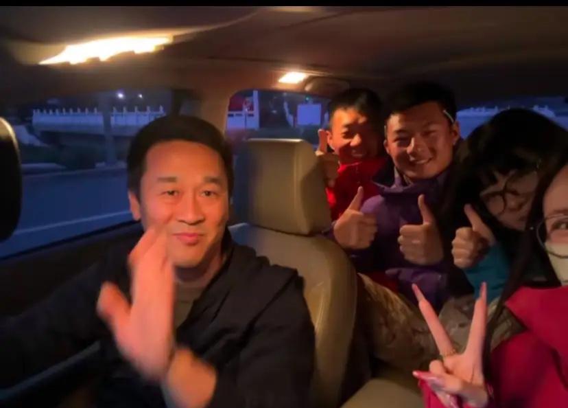 全网寻找这位大哥！昨天晚上，我们四个在银川西夏王陵打车回市中心赶火车，因为太晚一