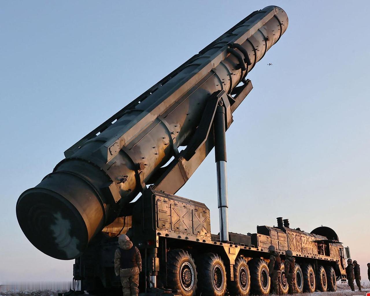 伊朗再次给美以画下红线，只是触发门槛非常低。以色列时报24日报道称，一名匿名伊