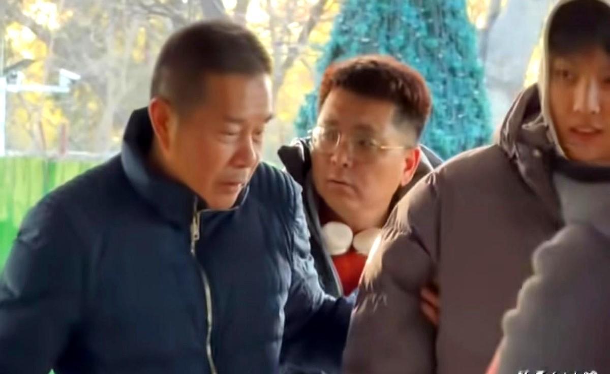 徐杰被周琦撞伤，广东31分惨败，老板一句话却震动全联盟。1月1日打北京，徐杰