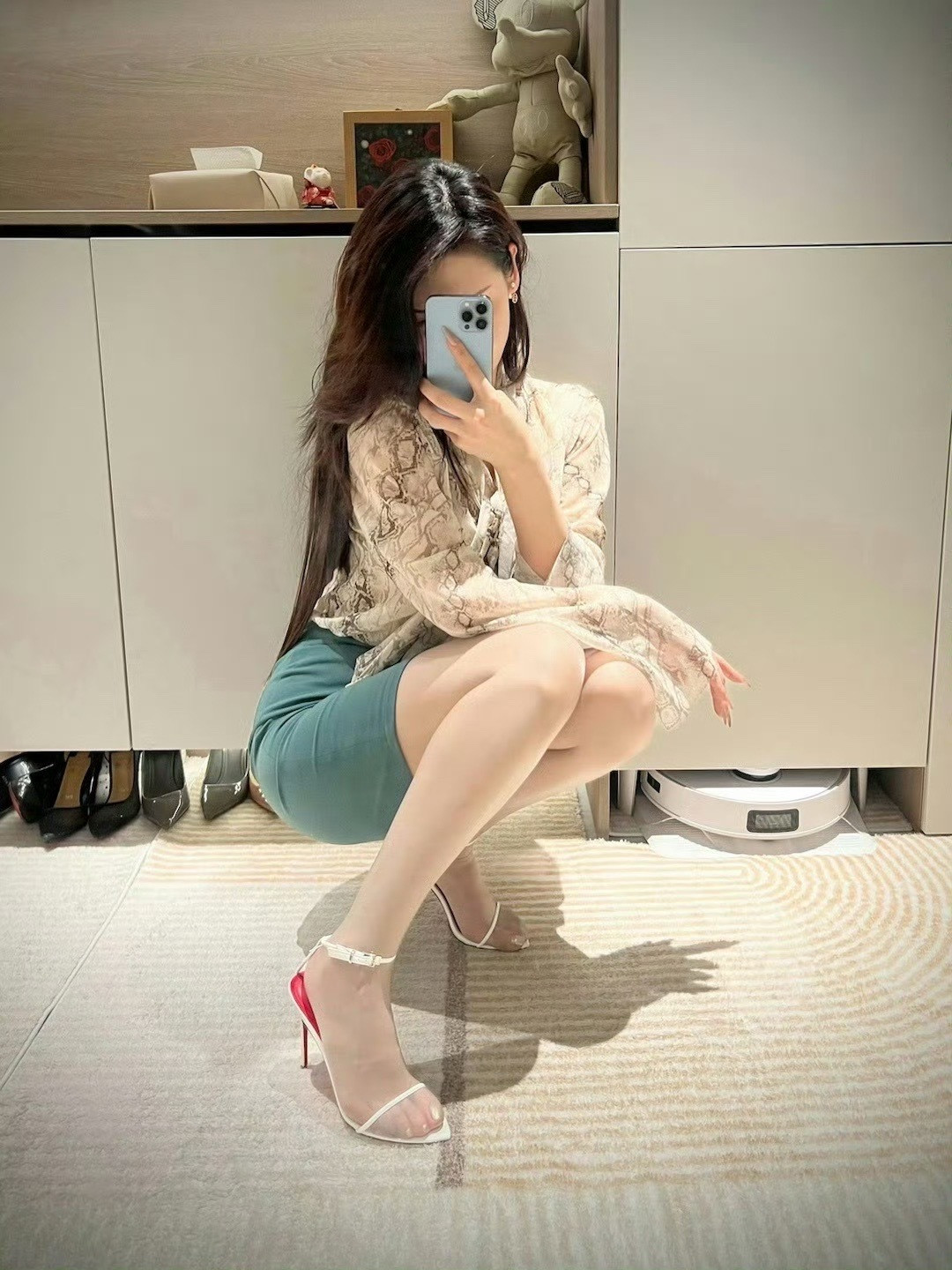 很久没穿这款超薄了，很小众，但超轻超薄