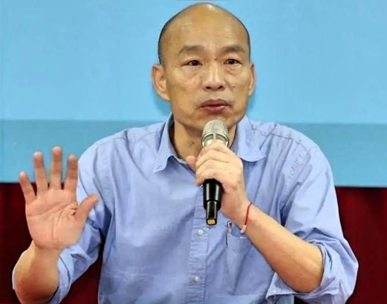 镜头定格一瞬间！韩国瑜对卓荣泰竖大拇指，蓝营支持者的心凉了半截前言立法院