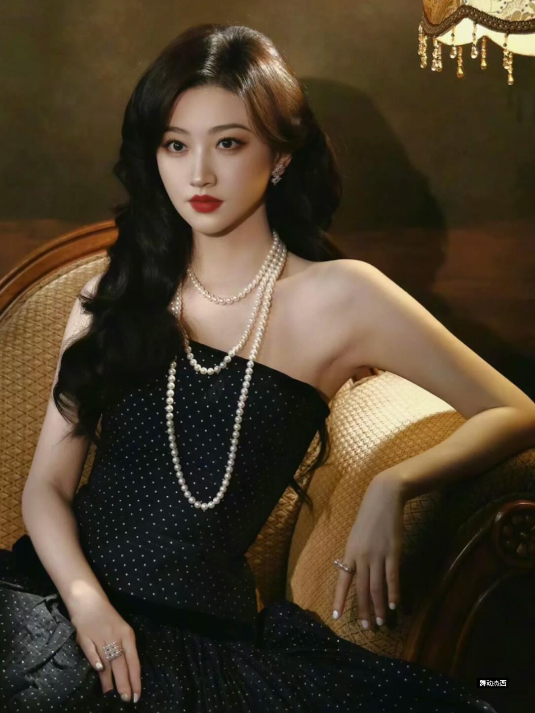 我猜景甜真实意思就是嫌弃孙宇晨不够帅，生理性厌恶但也没办法，毕竟孙哥太有钱了