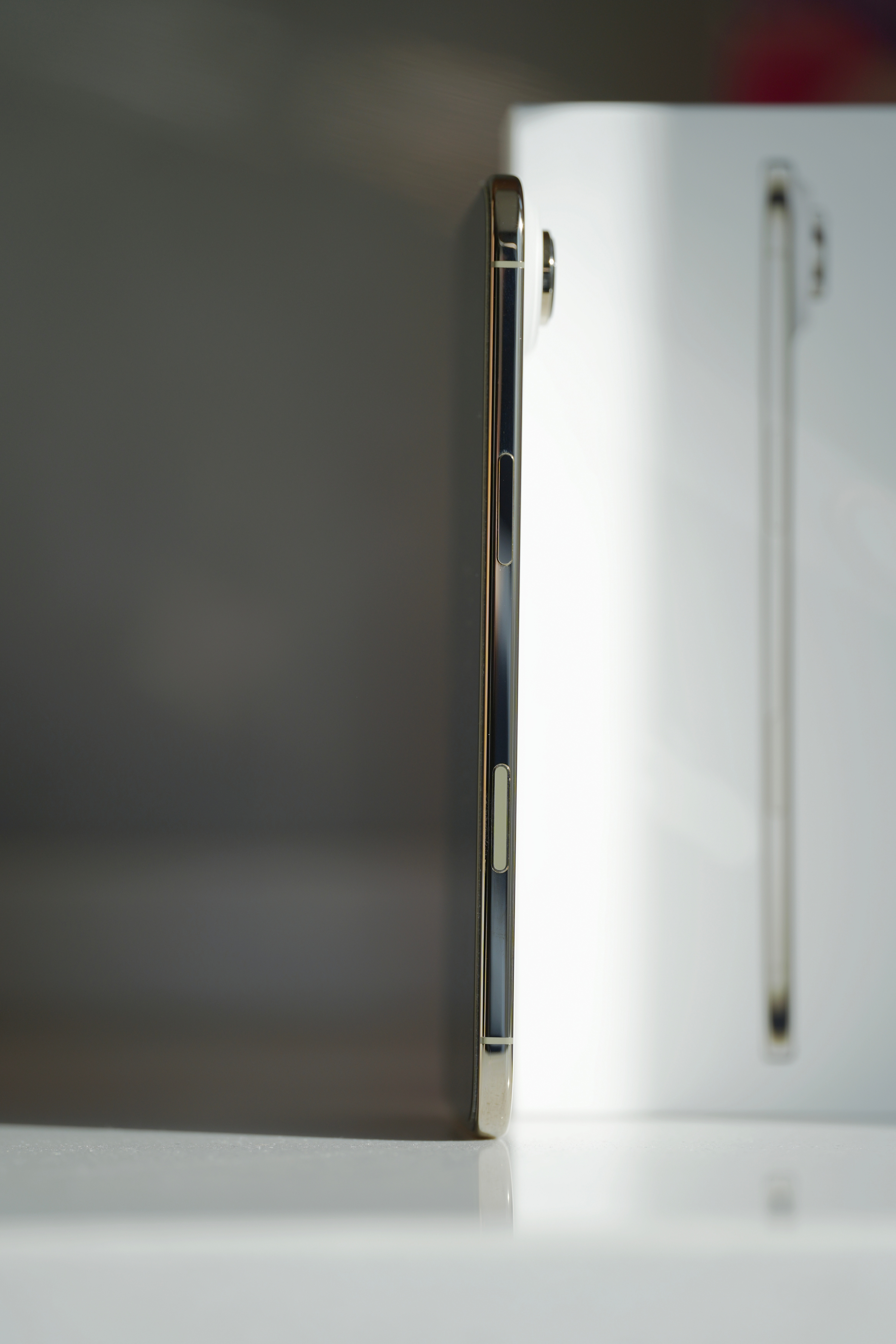 用了这两天的iPhoneAir，我真搞不懂苹果的逻辑，这玩意为了轻薄就给了一个