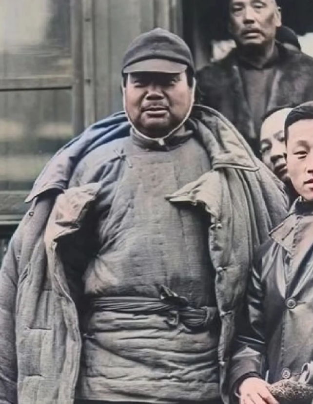 冯玉祥为何要烧少林寺？1928年，冯玉祥带兵火烧少林，大火烧了40天，大量古建筑