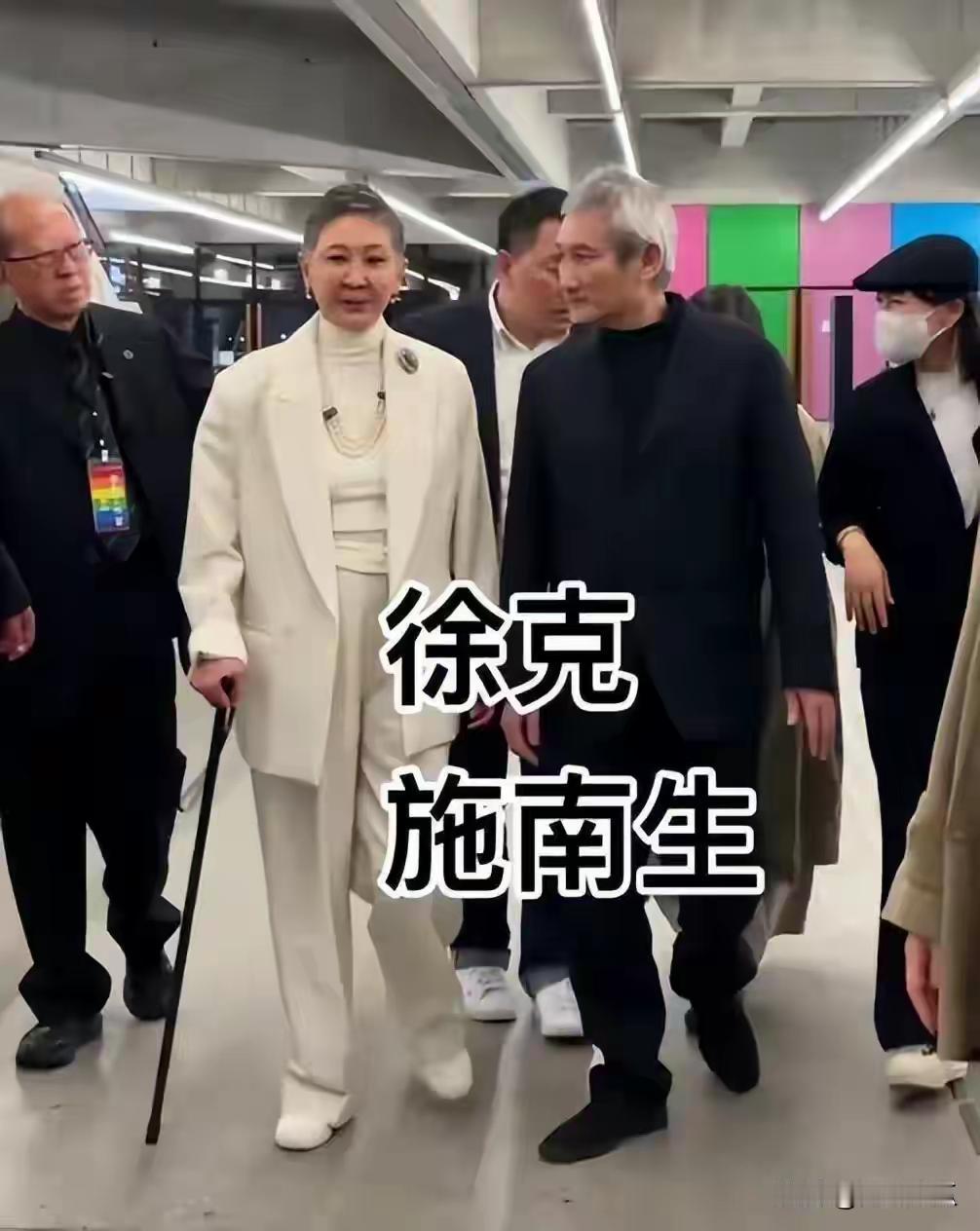 格局拉满！徐克小30岁妻子为爱留白发，对待前妻分寸感让人佩服随着港圈传奇制