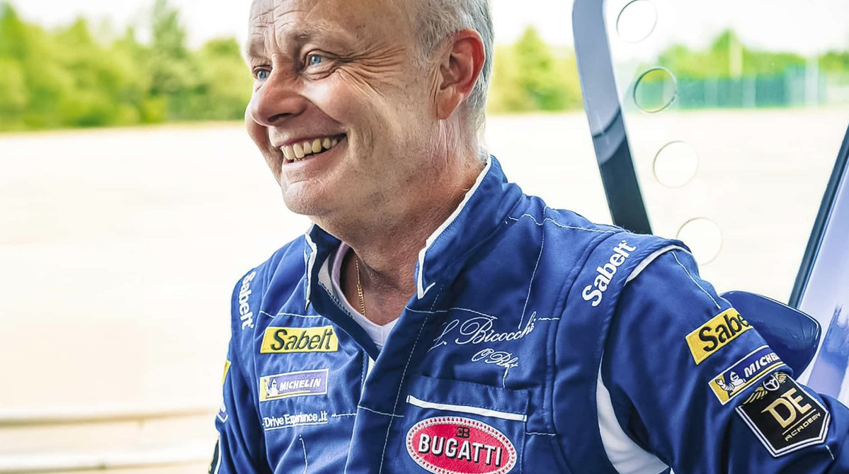 布加迪威龙极限测试。前布加迪测试车手洛里斯.比科奇回忆，驾驶威龙原型车从约400