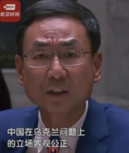 很多人以为，中国不军援俄罗斯，是怕了西方的制裁，错了！真相是，9·3阅兵之后