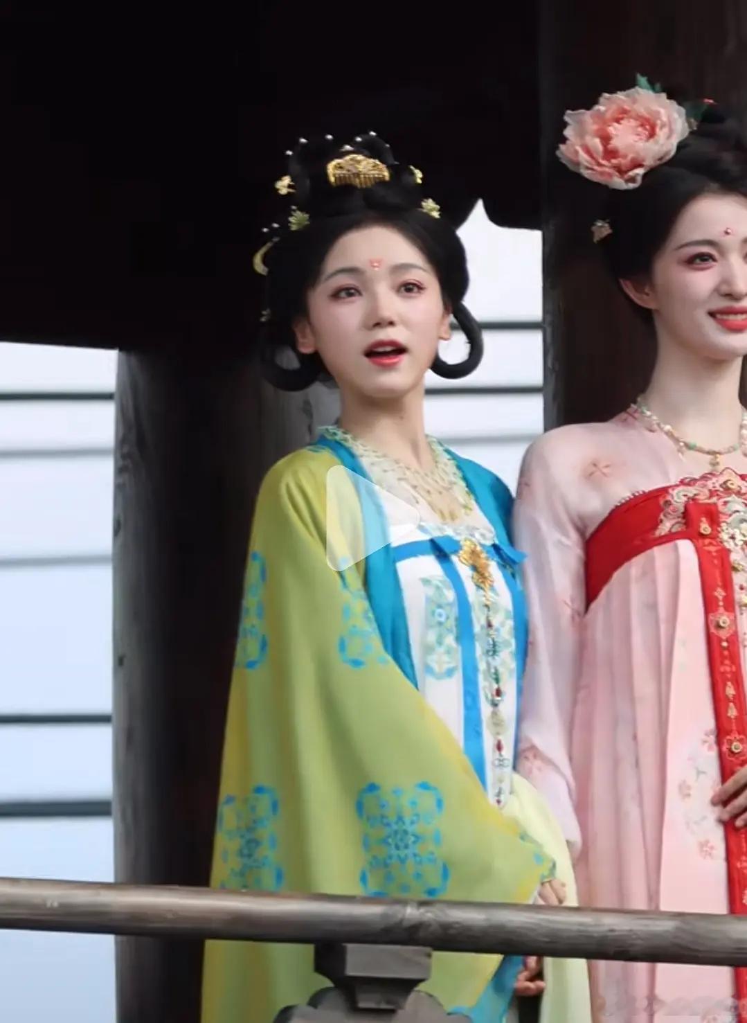 王楚然居然被旁边的素人给秒了？