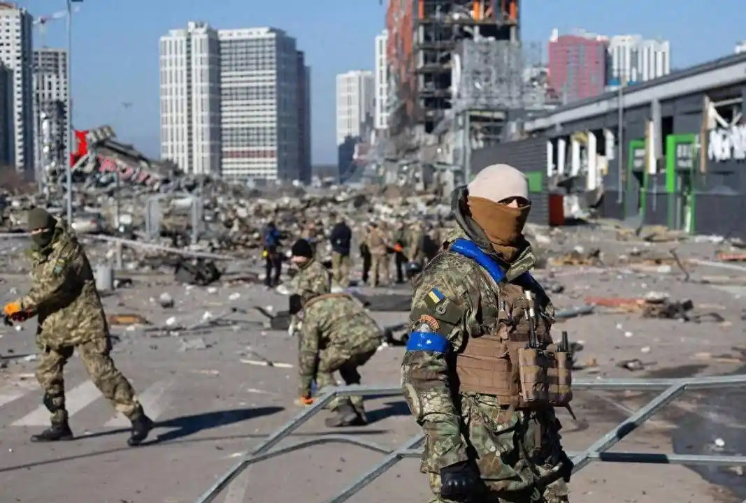 俄乌战争谁将面临亡国危机俄乌战争已经不是简单的冲突了，双