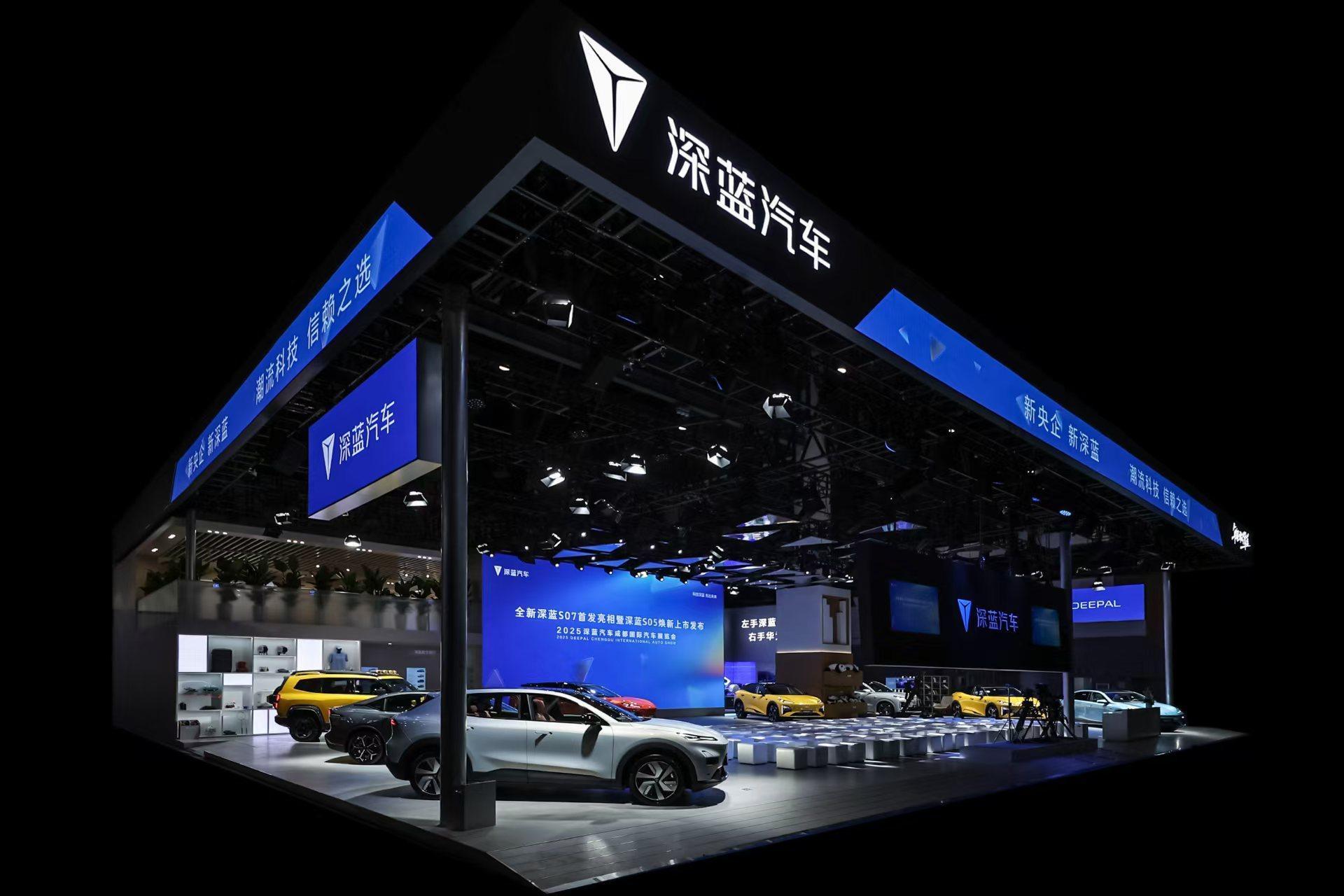 成都车展潮这看2025成都车展再来看看这台在成都车展C位出道的深蓝S07，