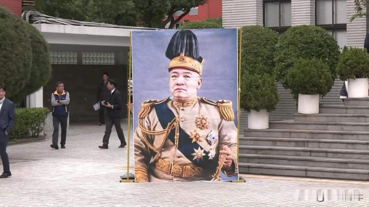 尽管弹劾“台独汉奸”集团大头目“清德宗”绝不可能成功，但蓝白两党发起的在线连署仅