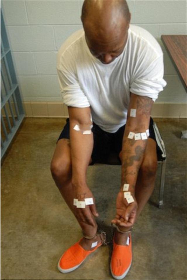 2009年，美国俄亥俄州监狱传来消息，一位囚犯执行死刑被扎18针却依然活着，从此