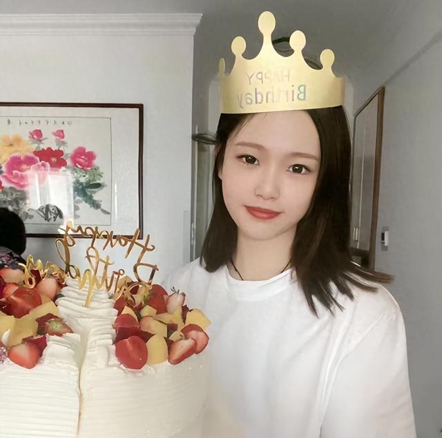 12月30日这天，山东传来个让人心里发堵的消息，25岁的舞蹈老师秦贝贝走了。这姑