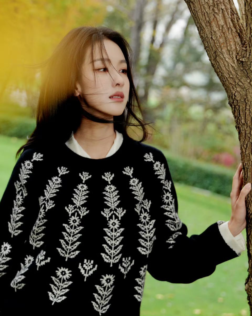 陈都灵昨日活动,清冷的像一首宋词好适合演古装啊很有神韵[