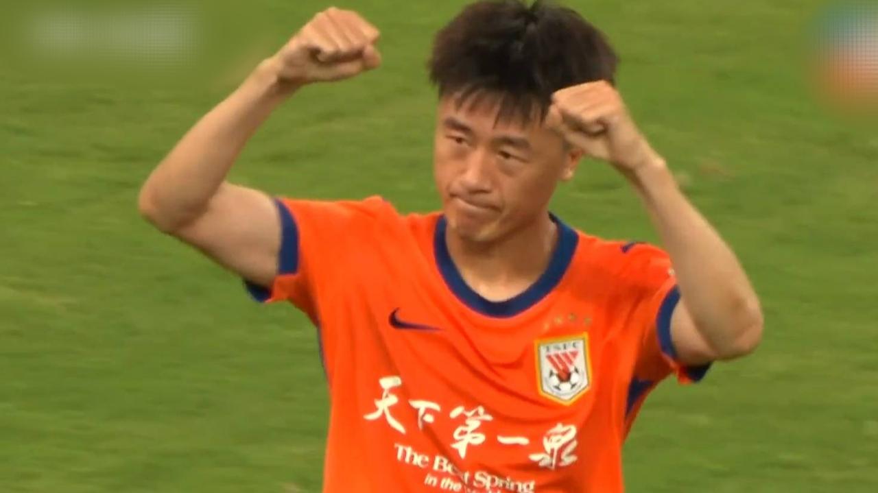 中超一夜积分榜更新！山东泰山2-1绝杀天津，暂列第五！铜梁龙2-3被逆转，