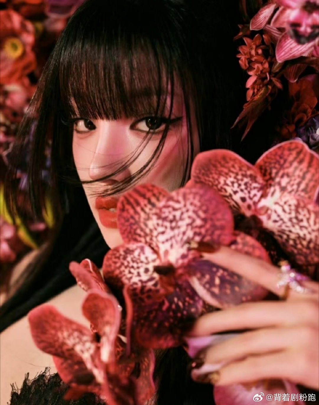 宋雨琦太酷了！纱质裙摆+黑长直公主切，太魅惑了，姐姐鲨我！！🙌[