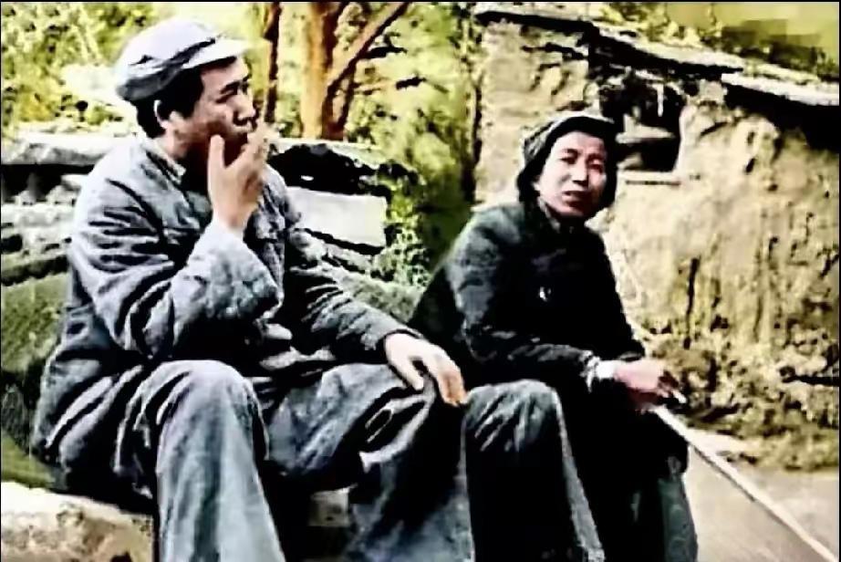 毛主席：转战陕北，片刻休闲！转战陕北，毛主席气定神宁，用自己的运筹帷幄，拖的胡