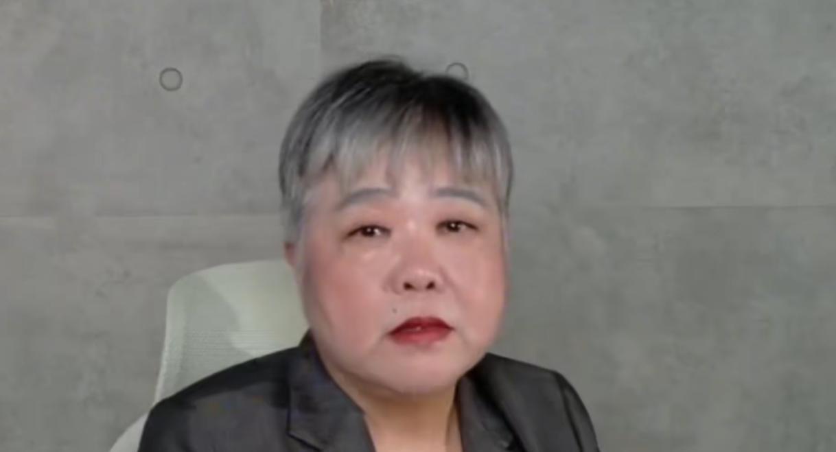 黄光芹表示，历来有哪一条法规写了，谁当了国民党主席，就可以越俎代庖，可以扮演立委