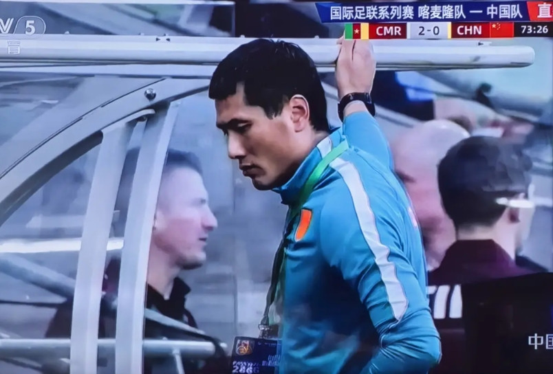 输了是整体实力的差距，不过中国队还是有4人值得肯定，2人犯点小错误。面对喀麦隆