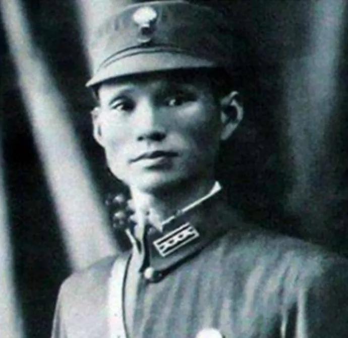 唏嘘！红军第一叛将龚楚。龚楚（1901年11月—1995年7月24日），字福昌，