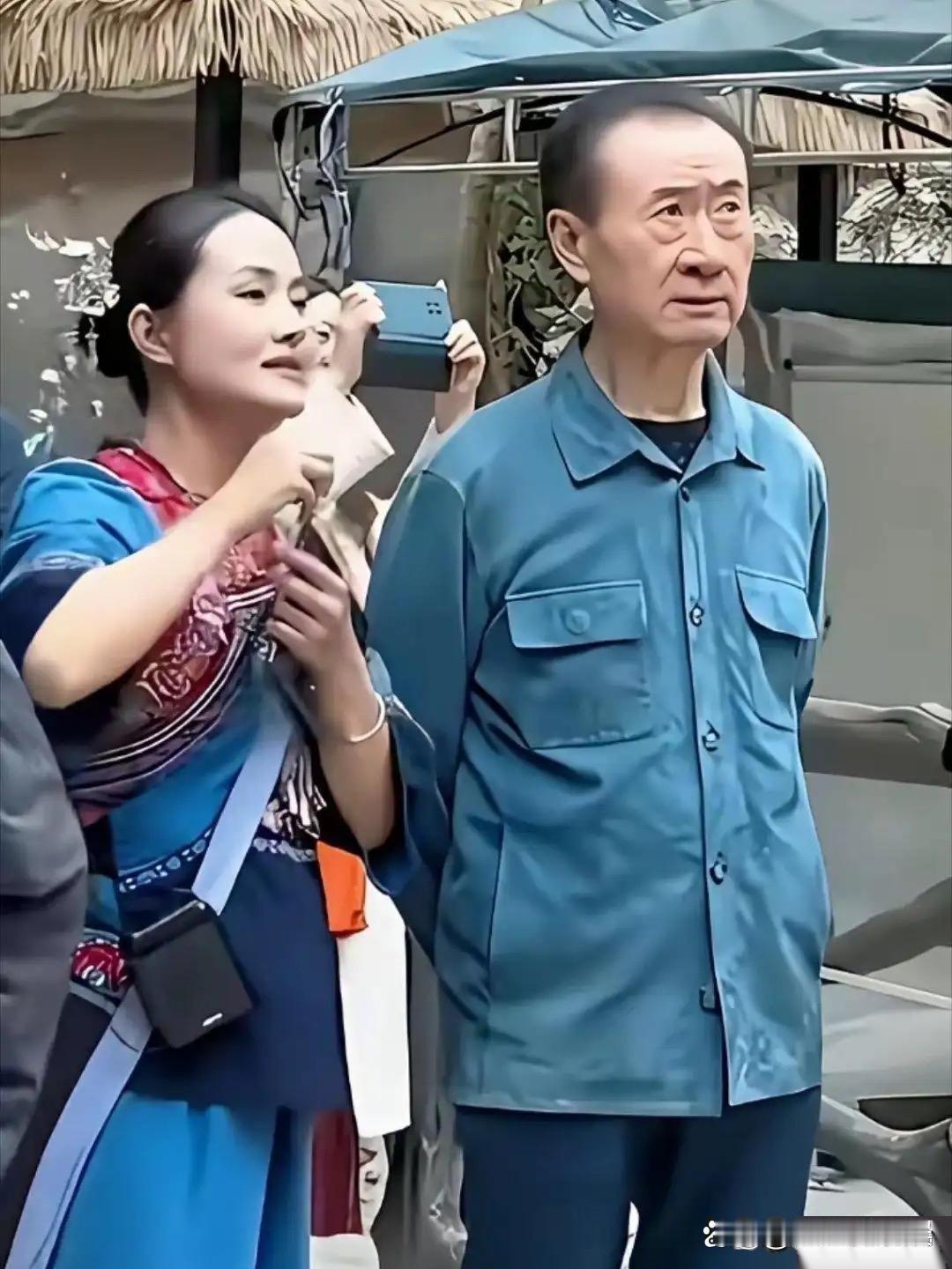 看到王健林的衣服，第一反应是好寒酸，第二反应是时尚，再一看价格，好吧还是闭嘴吧！