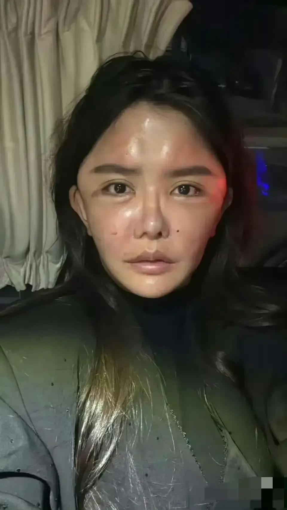 这个世界不会埋没任何一个努力付出的人，比如用整容博流量的韩安冉[捂脸哭][捂脸哭]