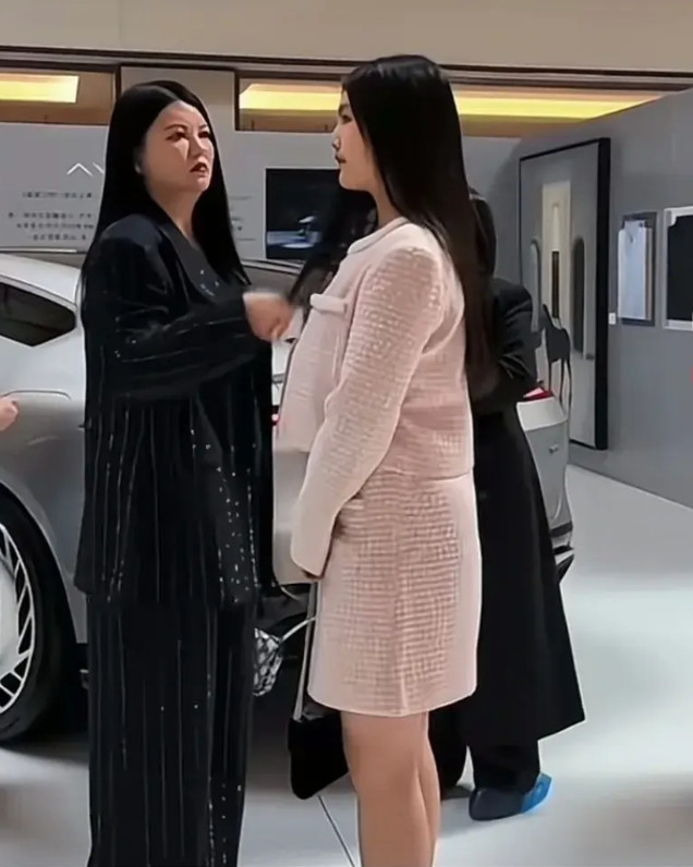 我敢预言，李湘的女儿王诗龄将来很难嫁出去。虽然当名媛培养，出入过各种社交场合，