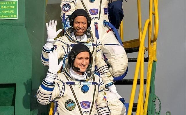 俄罗斯联盟号发射成功却酿事故，唯一载人发射台严重受损？周四凌晨，哈萨克斯坦拜科努