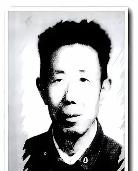 1949年，杀了3000多名红军的韩起功率残部逃入祁连山，这时，一个农民走了10