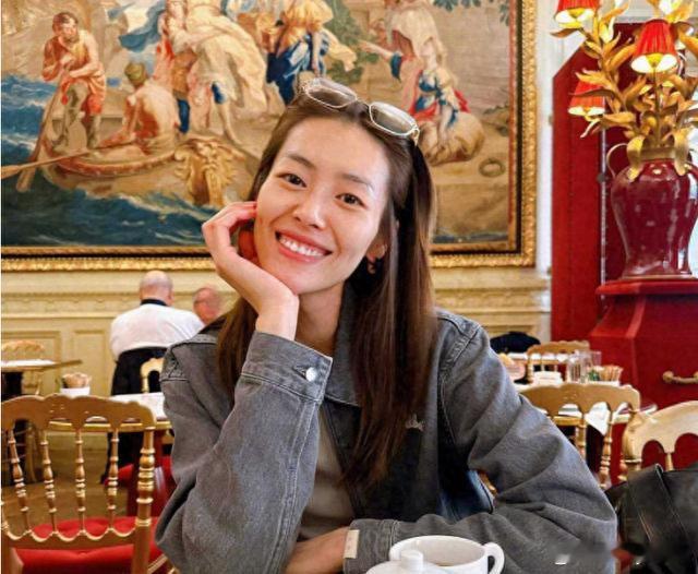 刘雯的顶级豪宅曝光，单场走秀入账70万，家中陈设全是顶级定制奢品​​​