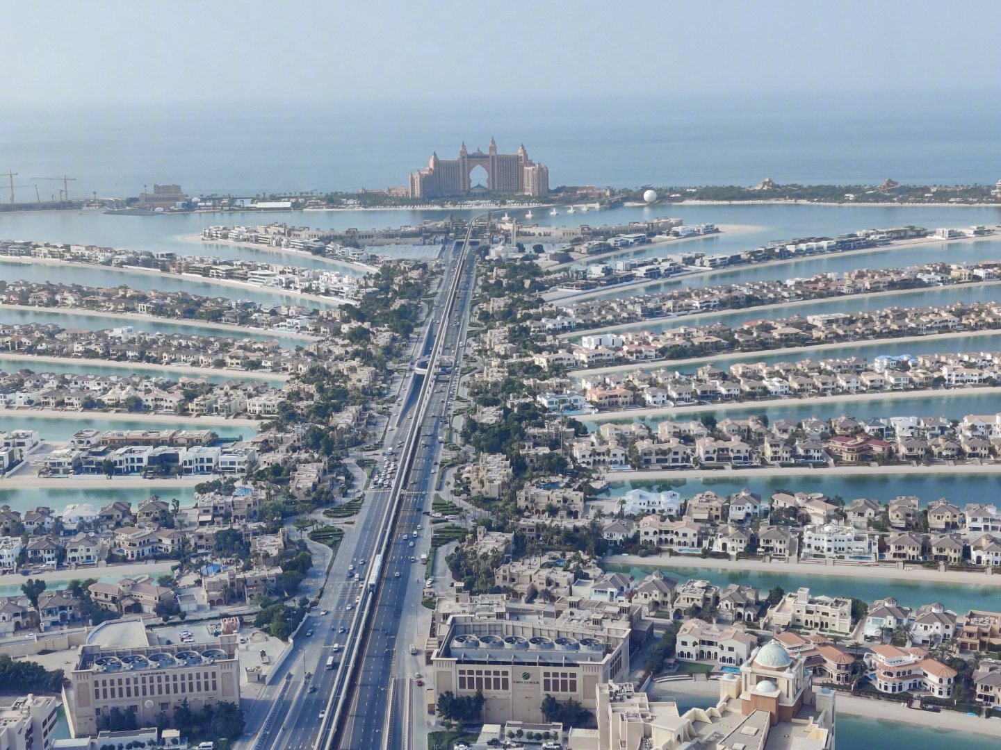 阿联酋航空暂停运营中东局势阿联酋航空停运其实是个影响很大的事，迪拜本来就是亚欧