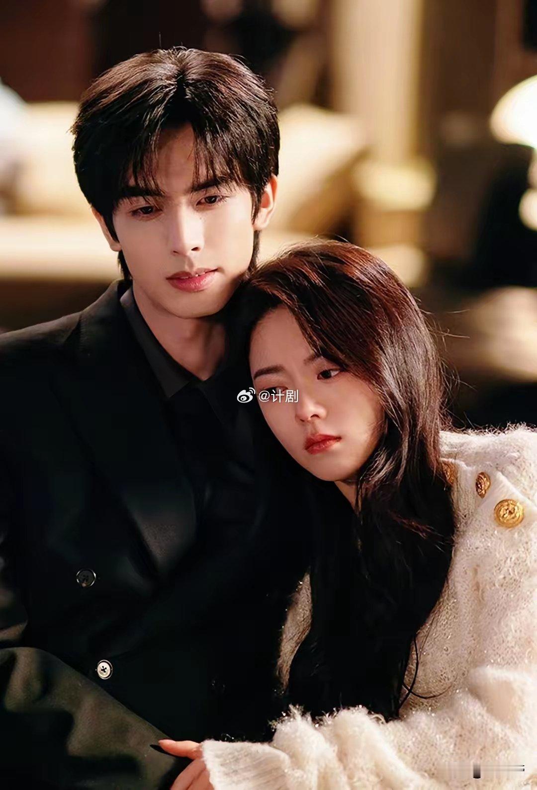 发现一件奇怪的事情只要是赵今麦演的言情剧不管是古装剧，还是现代剧，观众讨论最多的