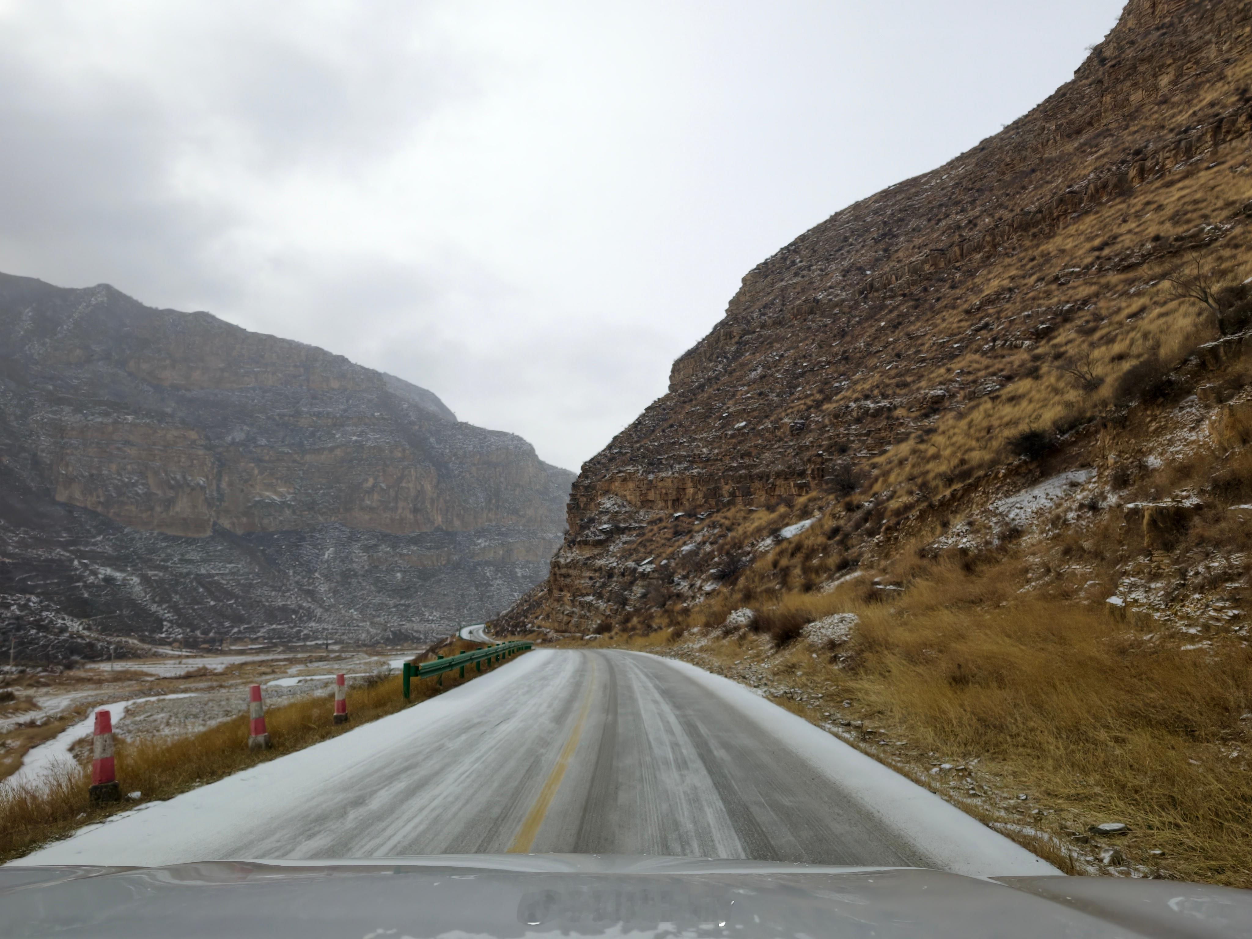 新一轮大范围雨雪天气来袭前段时间北京暖和，我以为立春以后气温就往上走了呢，前两
