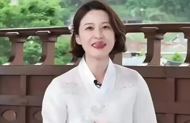 安贵玲，有颜有才有魄力，“老天”对她真眷顾呀30+的安贵玲，真的能称得上传奇人