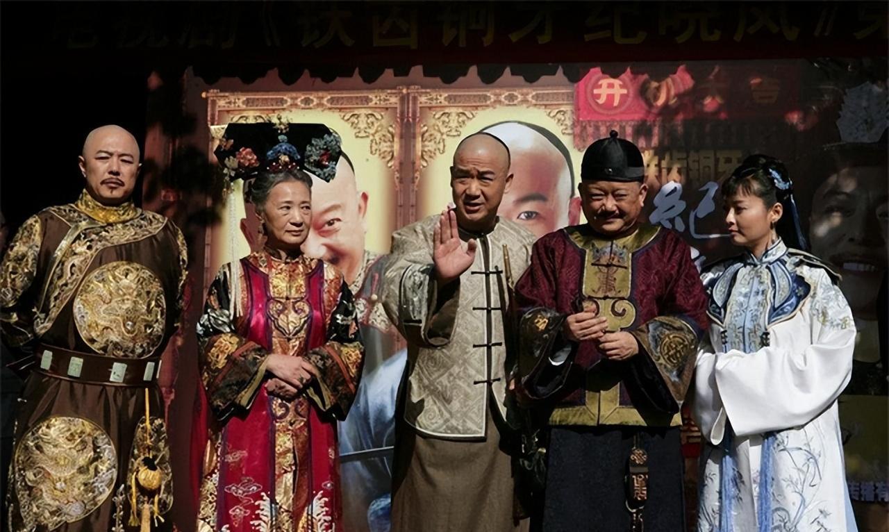 知县出一刁钻上联：“鼠无大小皆称老”，下联成就了千古绝对马车夜入阳曲，寻粥不