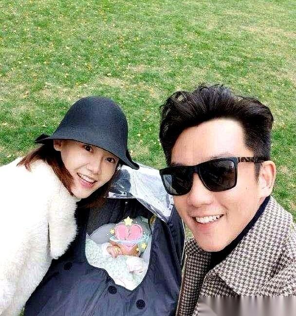 我跟你说，郑恺那句“我只管挣钱”，简直是教科书级别的答案。当着那么多镜头，那么