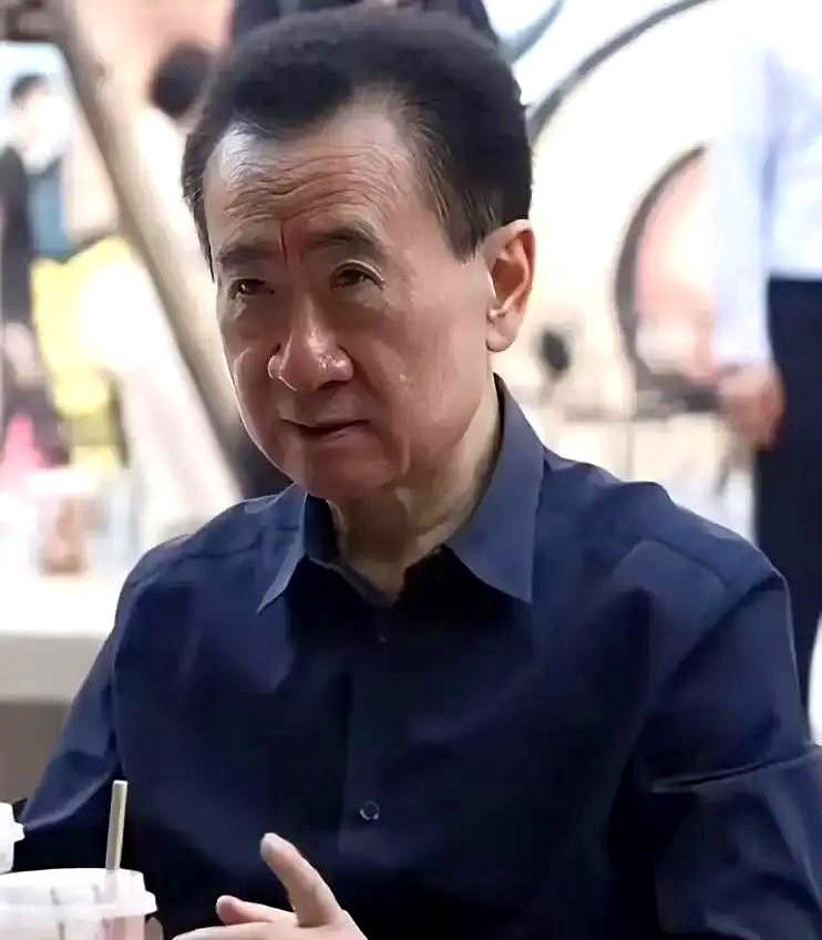 王健林把万达电影卖了！是的，你没看错。为了回笼资金，老王分两次、总共卖了约4