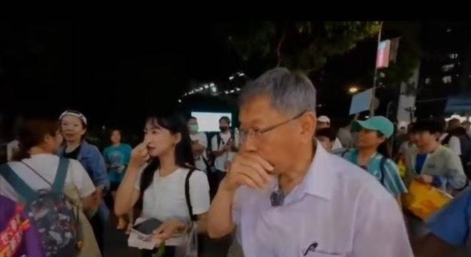 惊险！柯文哲17日晚助选时遭不明人士喷辣椒水今晚（17日），民众党主席柯文哲在