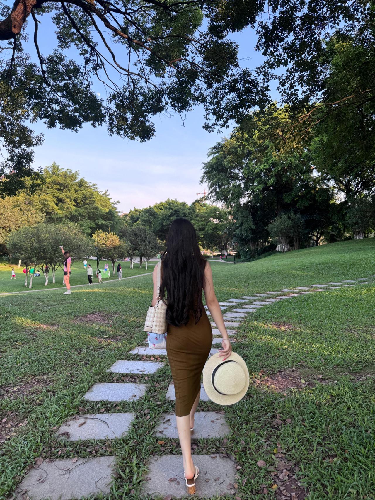 一位医生告诉我，恢复精力最快的方法，就是每天晚上，早点睡。不是让你睡