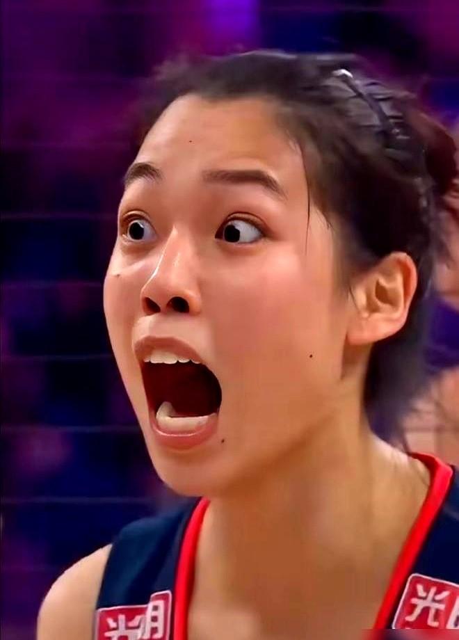 又输就真掉出前八了，中国女排今晚这场球，加拿大队上场直接把球砸过来，过去四次碰
