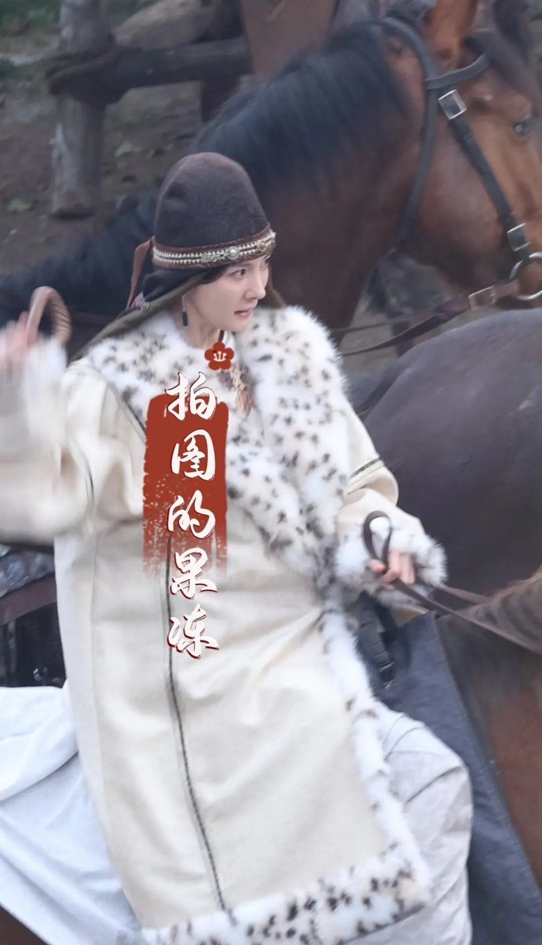 杨幂妆造挺别具一格，历史剧都能带货。