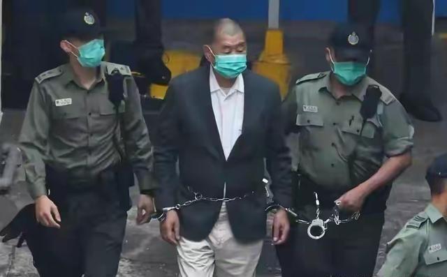 特朗普请求释放黎智英，中方绝不能让步美国总统特朗普12月15日下午在白宫活动上