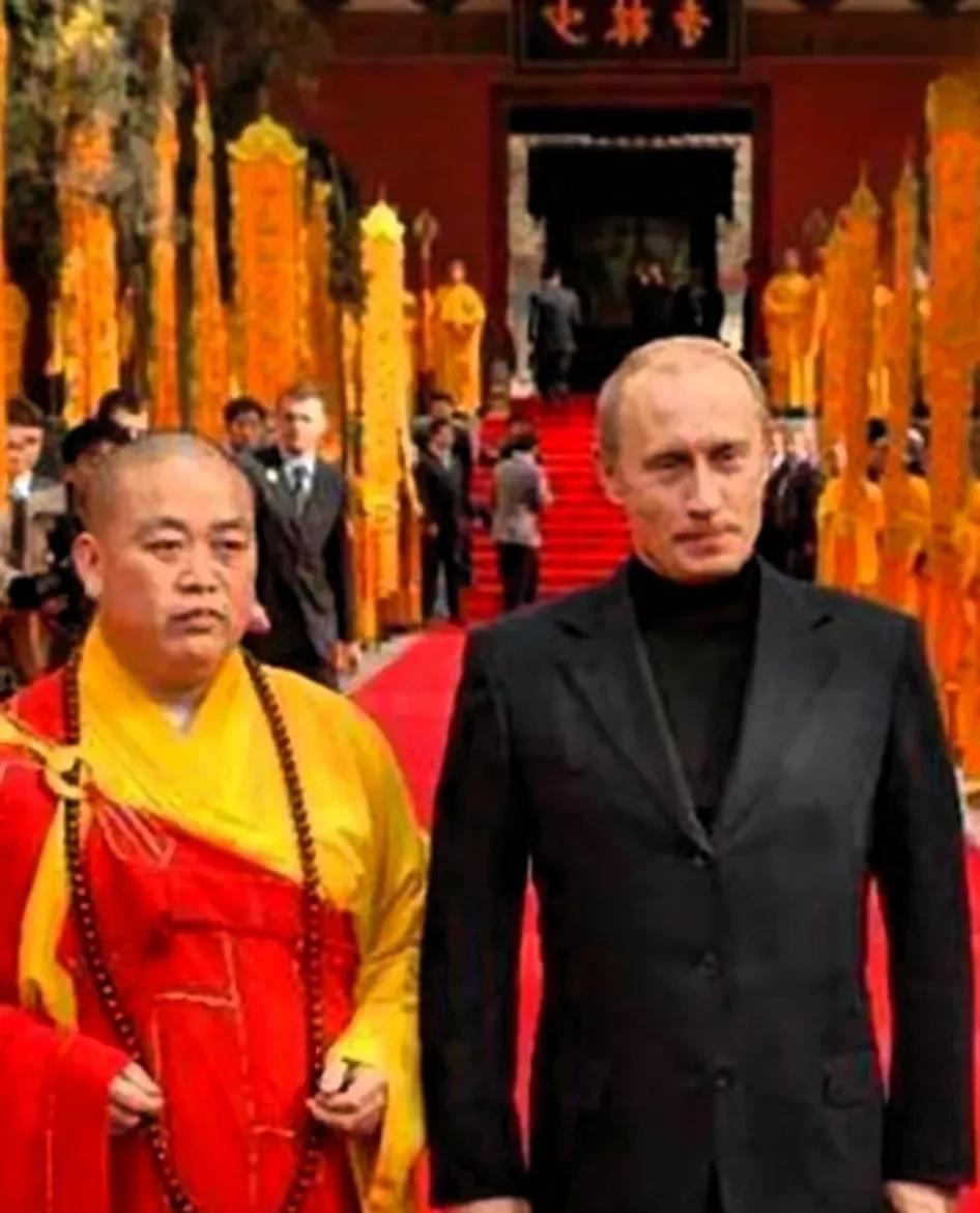 2006年，俄罗斯总统普京访问中国时，也抽空拜访了少林寺，时任方丈释永信全程接待