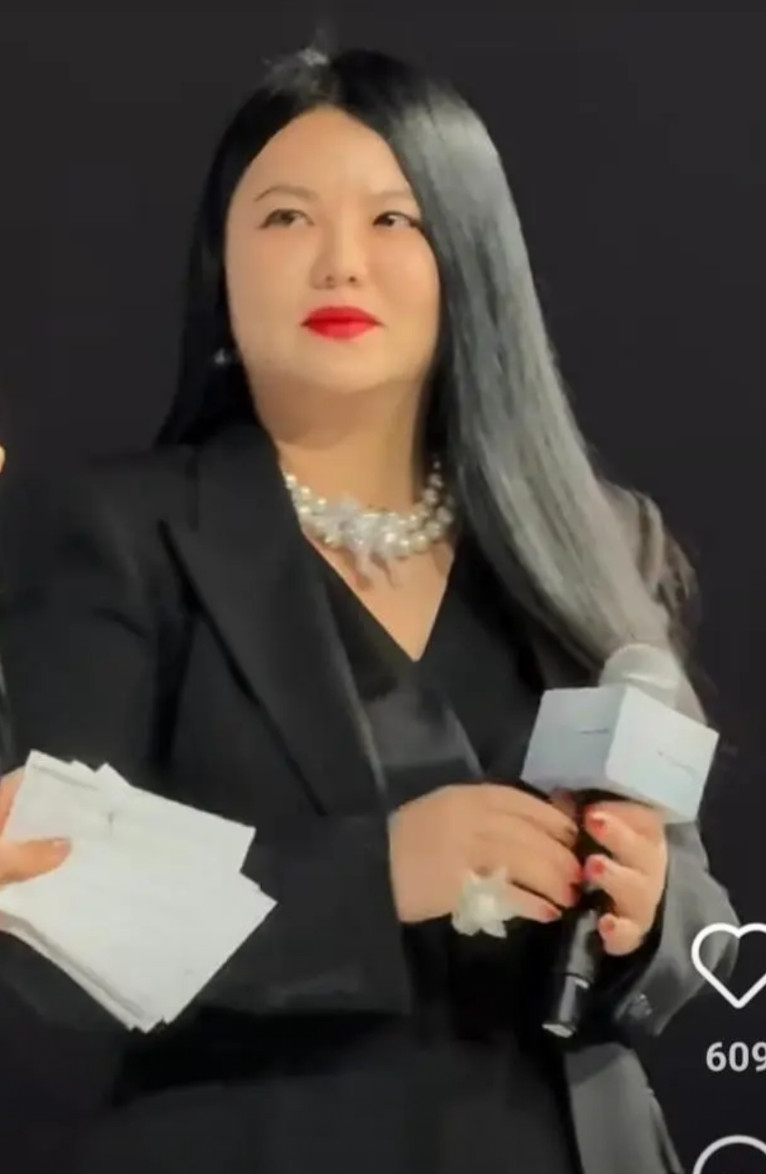 看到一个视频，一个男主播说李湘应该不会再婚了，现在的李湘虽然很有钱，但目测已经2