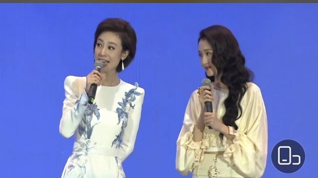 关晓彤刚才的直播状态也太好了不是说上镜胖十斤？那关晓彤得瘦成啥样了啊（下面两张